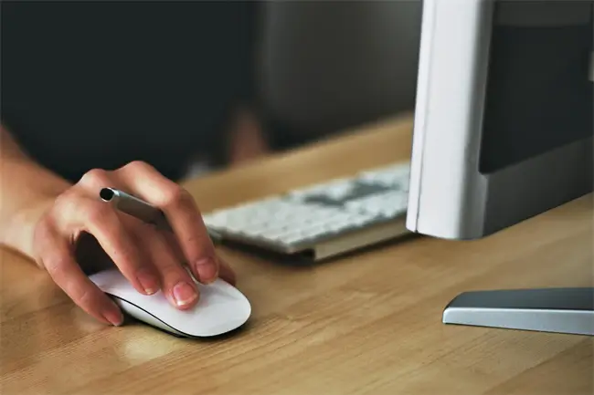 夫妻因为什么生活在一起
